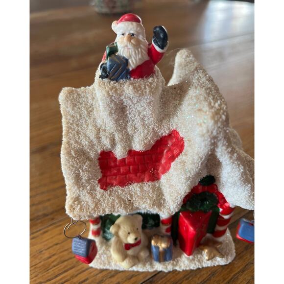 K's Collection 6" height and 4" length Christmas Winter House Santa - Picture 2 of 6